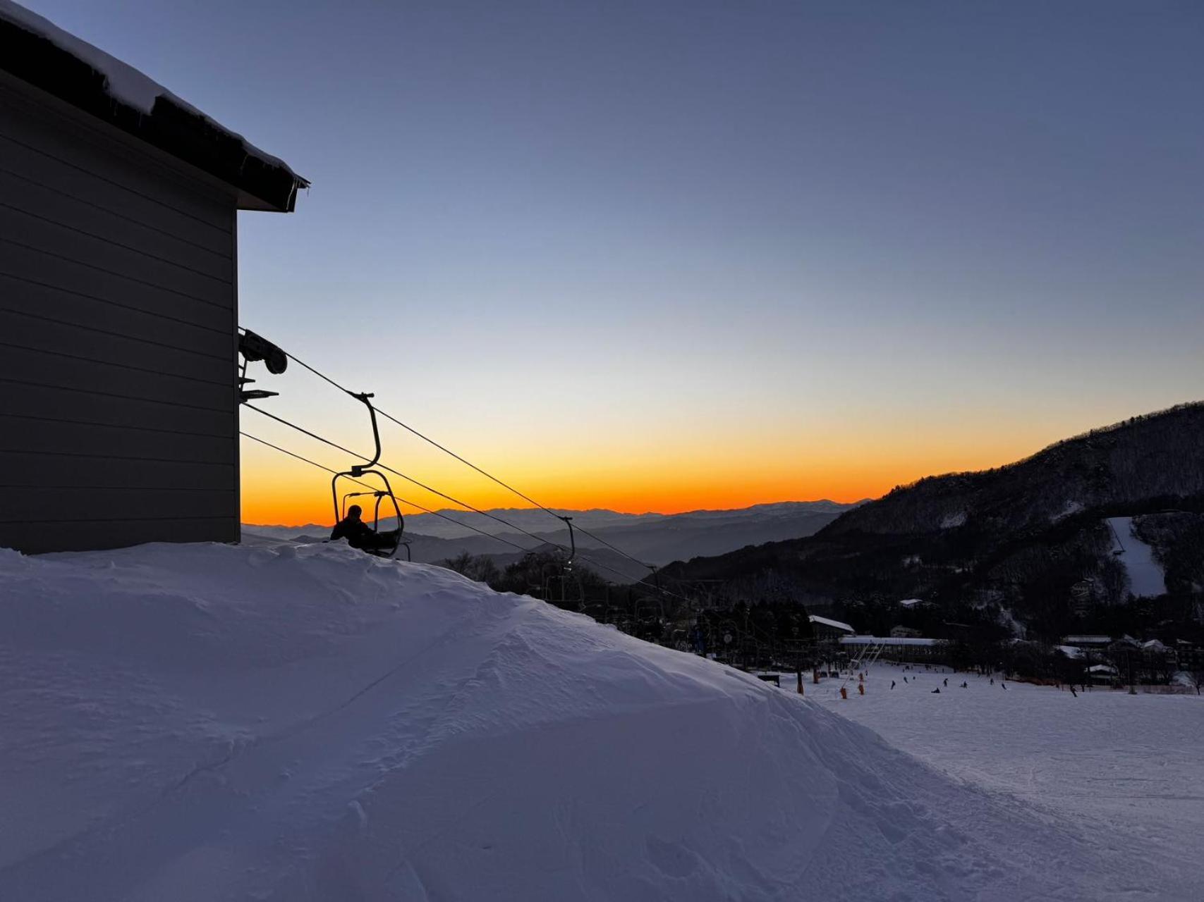Snowfall Meteor 飛雪流星 Kaminoyama Bagian luar foto